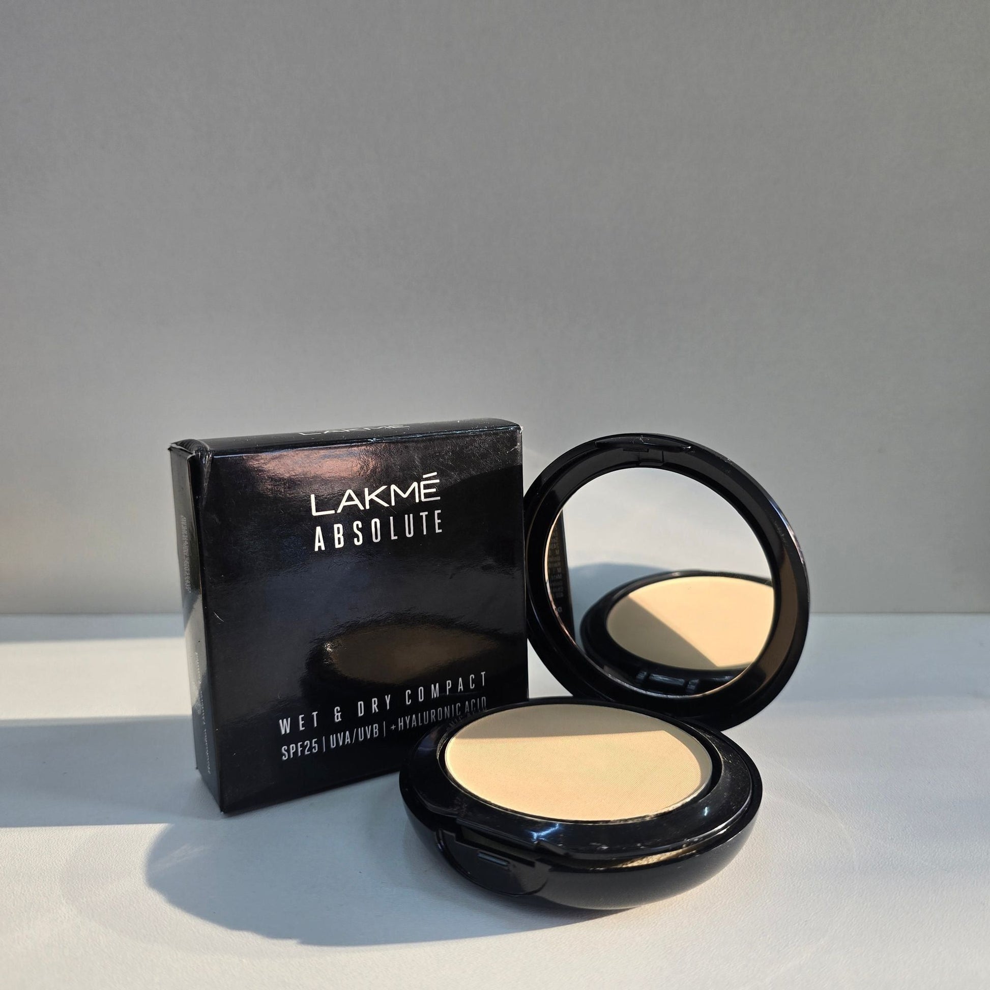 LAKME ABSOLUTE WET & DRY COMPACT - Adya-Zara